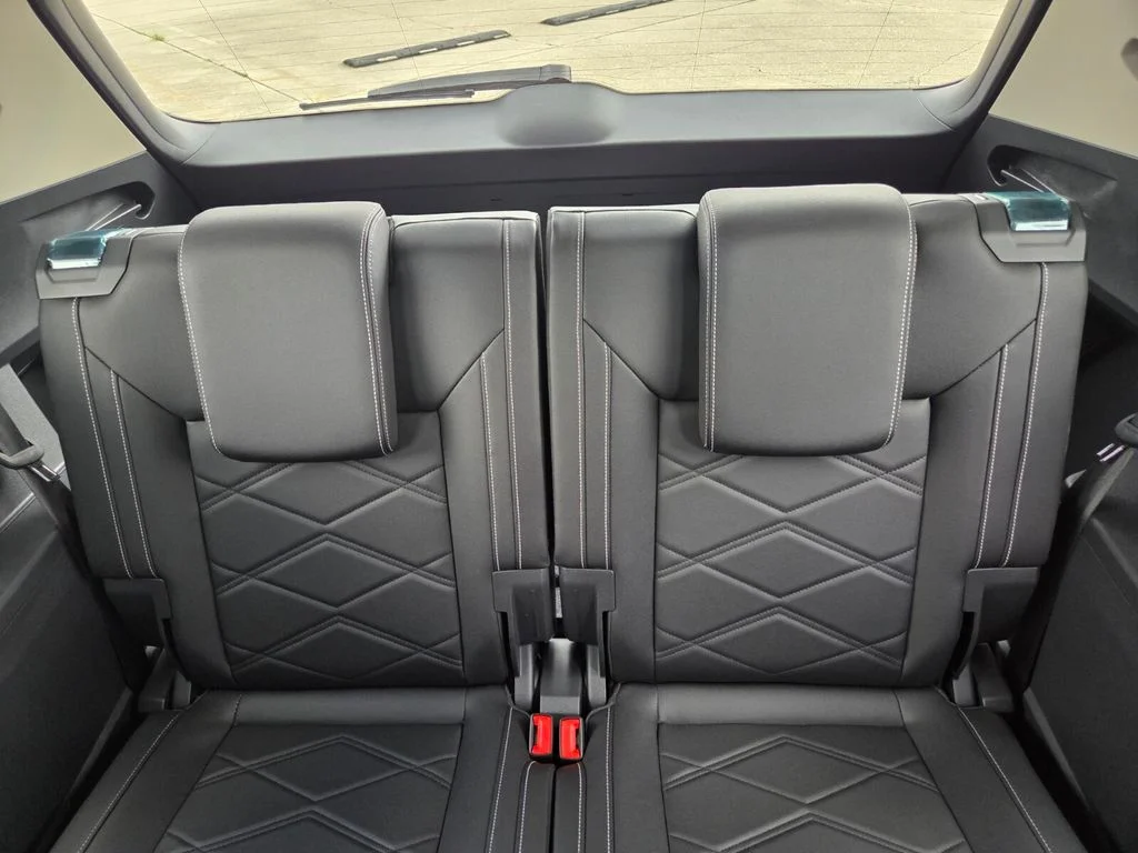 New 2026 Silver Volkswagen 2.0T SE image 25