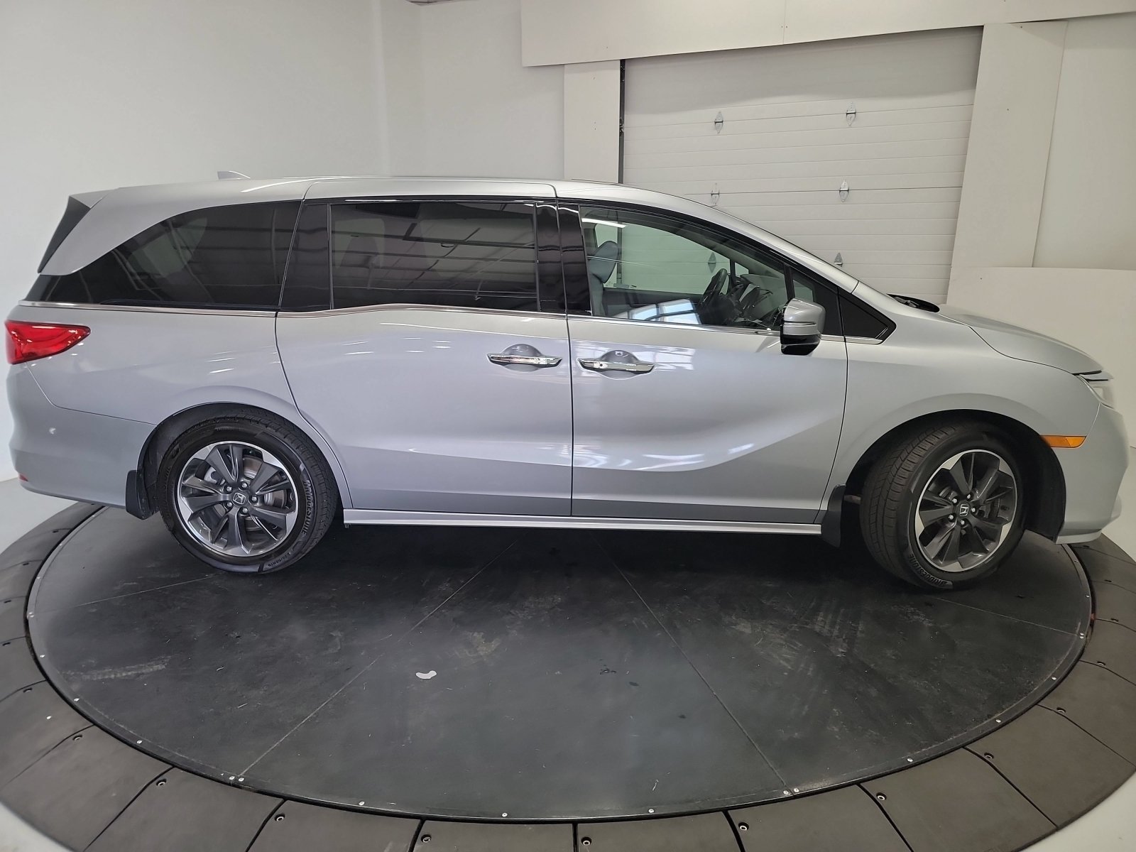 Certified Used 2024 Lunar Silver Metallic Honda Elite image 11