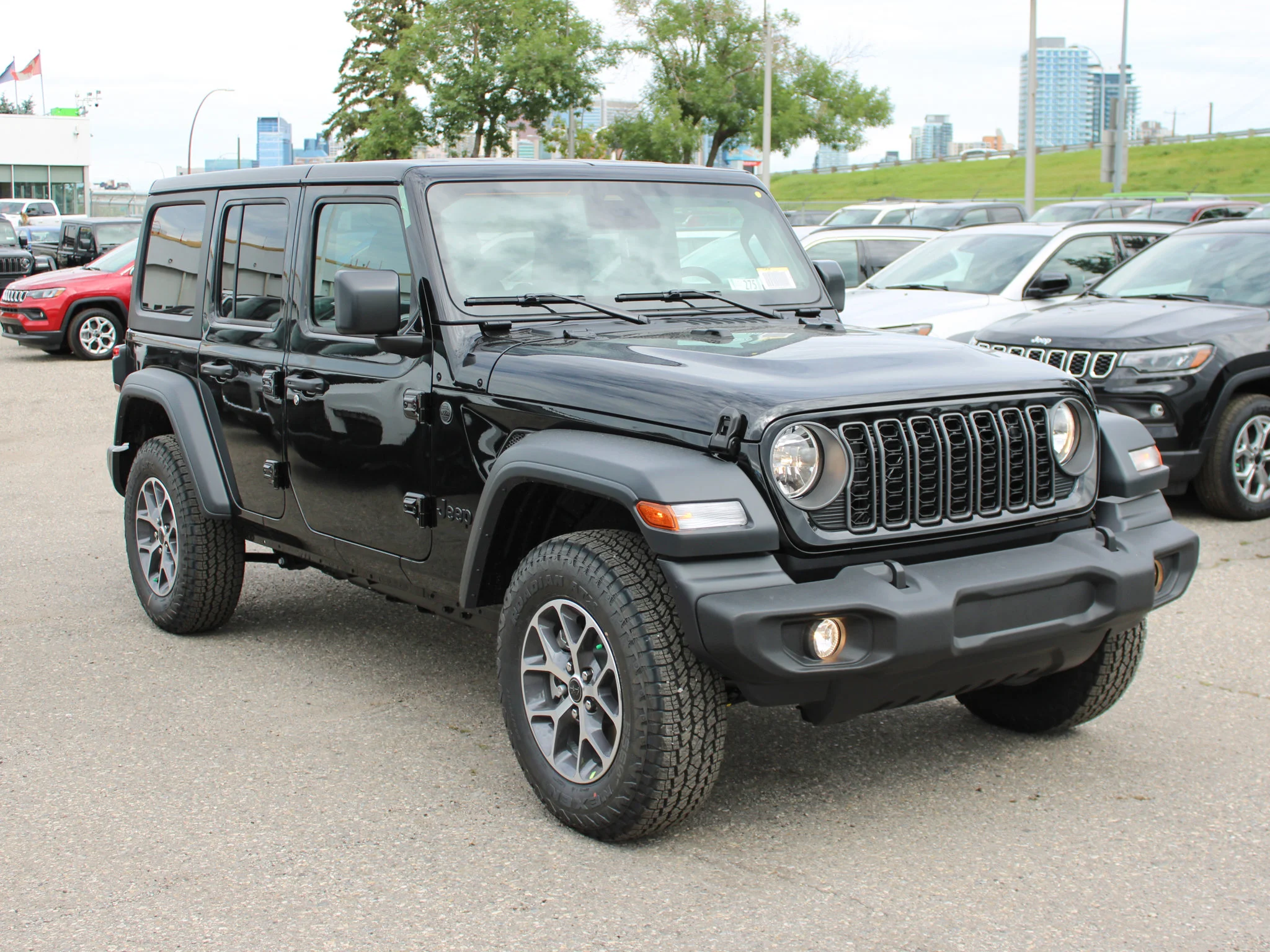 Used 2025 Black Jeep Sport S* 4 Door 4x4, Remote Start, Safety Group, Alpine Audio image 5