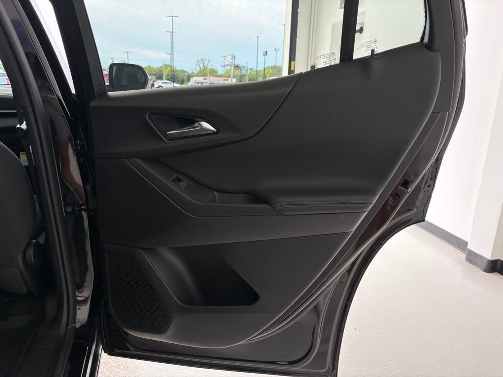 2027 Chevrolet Equinox LT - Photo 30