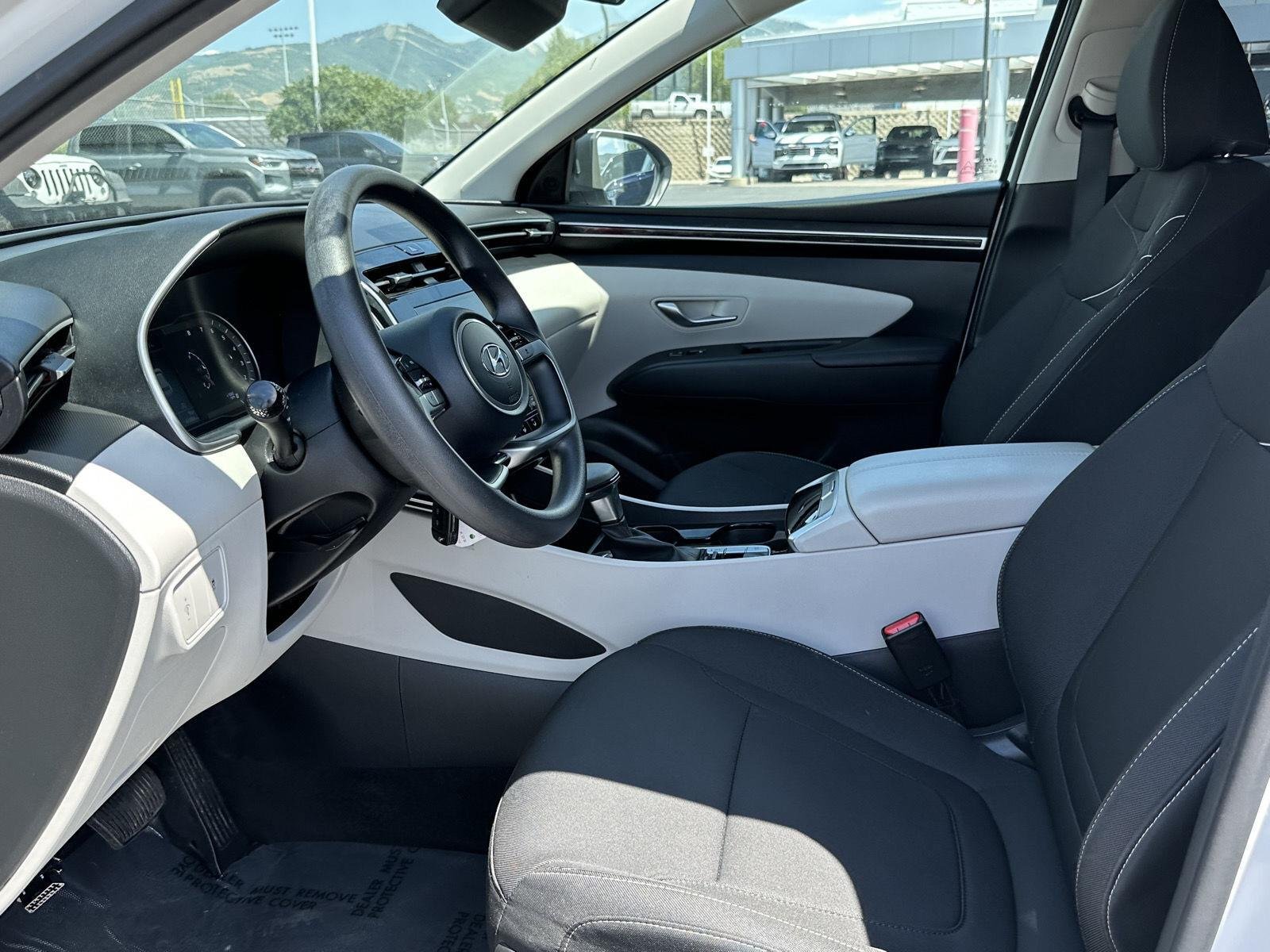 Used 2024 White Hyundai SE image 23