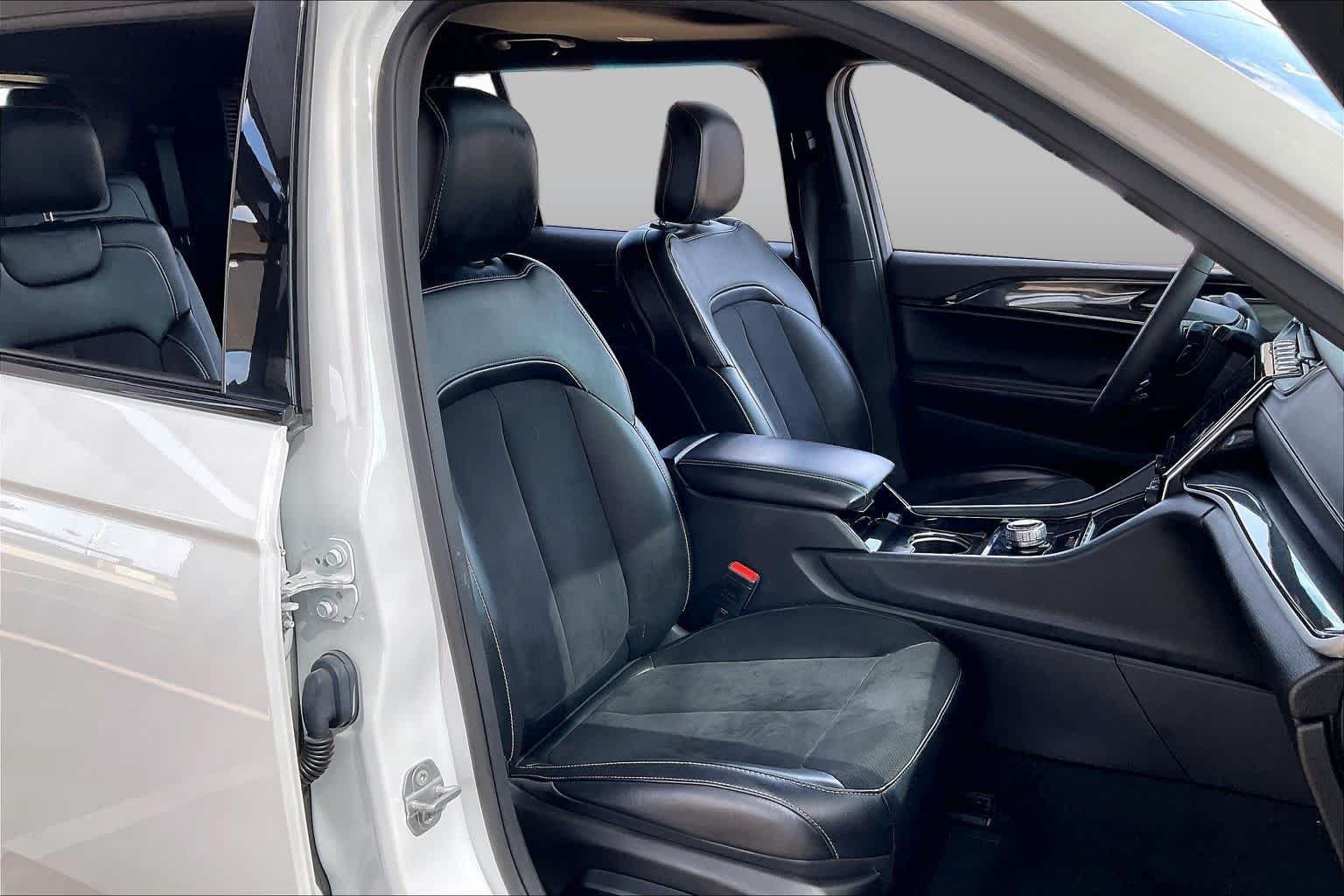 Used 2023 Bright White Clearcoat Jeep Altitude image 9