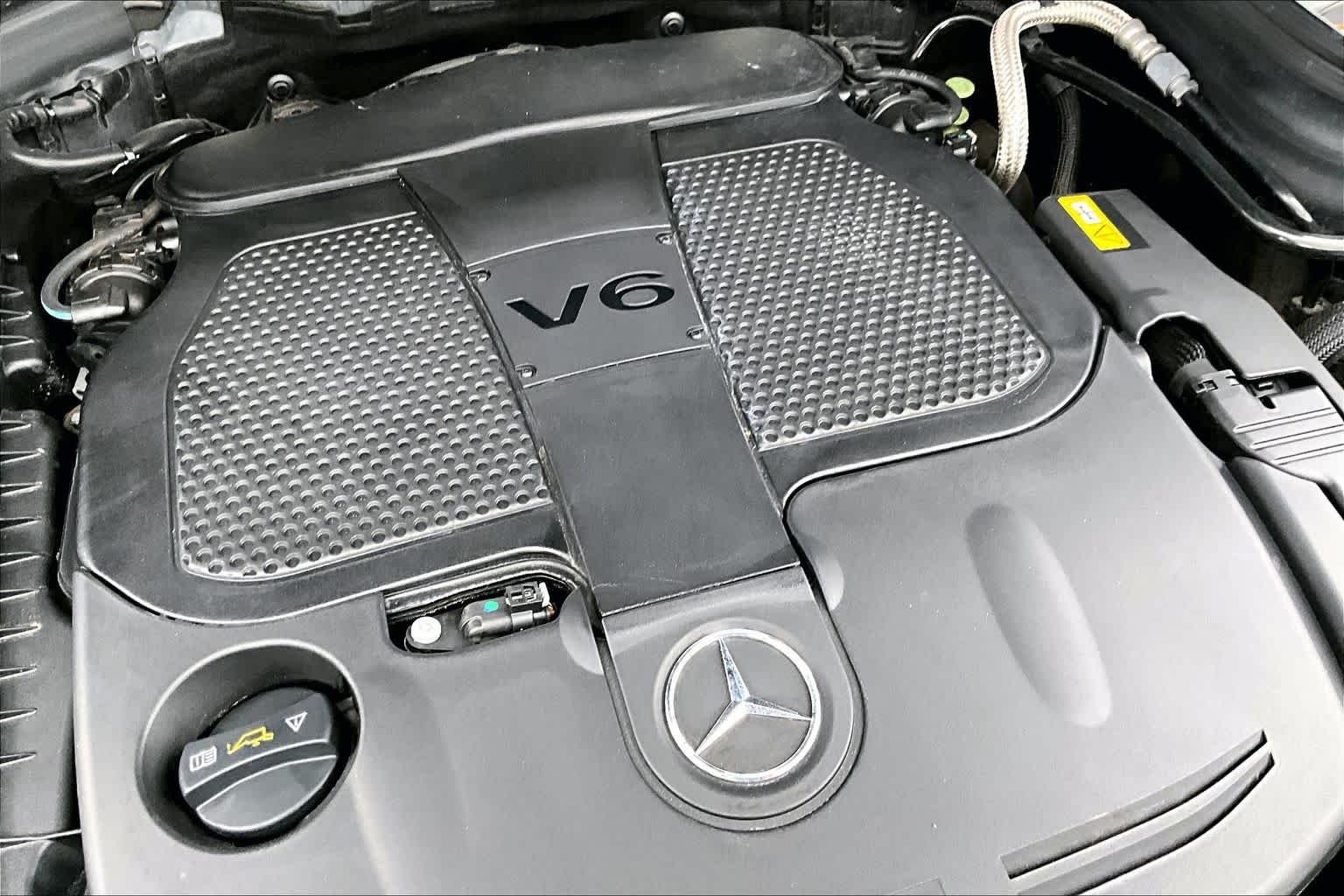 Used 2015 Lunar Blue Metallic Mercedes-Benz GLK 350 image 33