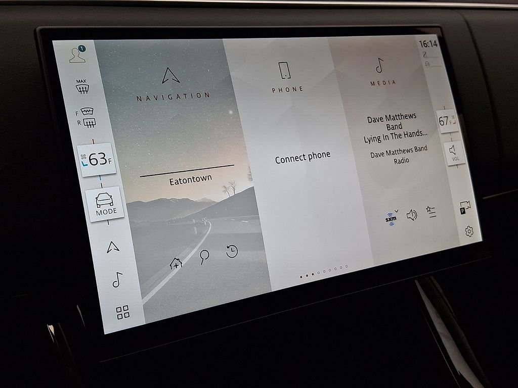 New 2026 Ostuni Pearl White Land Rover SE image 18