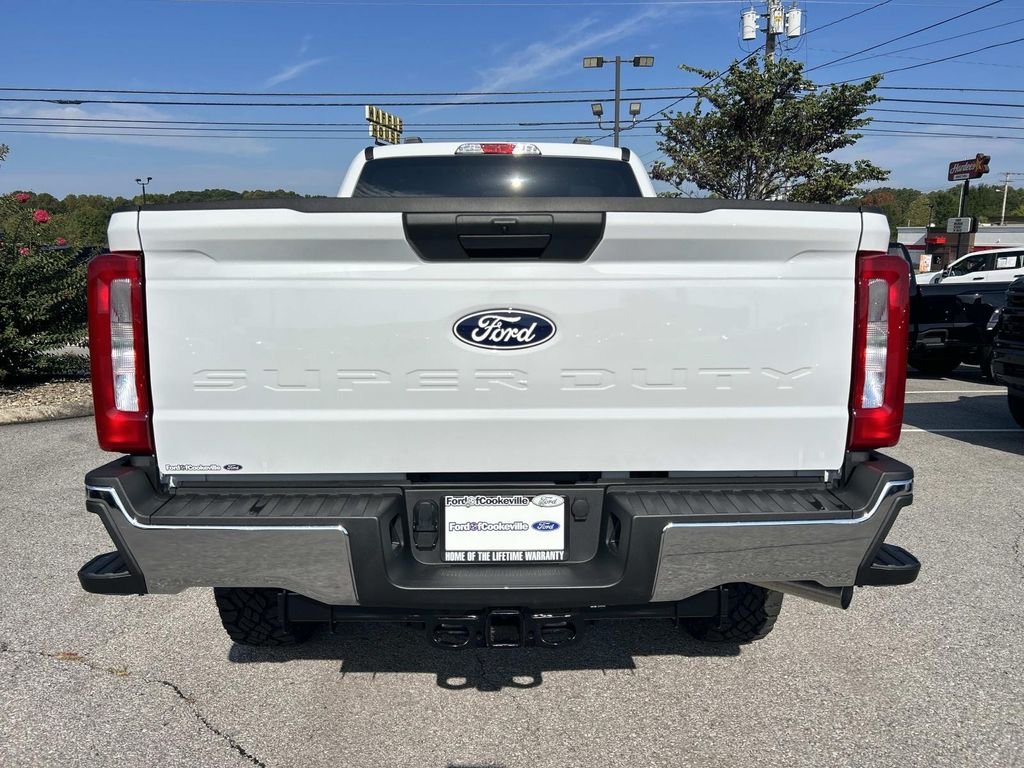 New 2027 Oxford White Ford F-250® XLT image 5