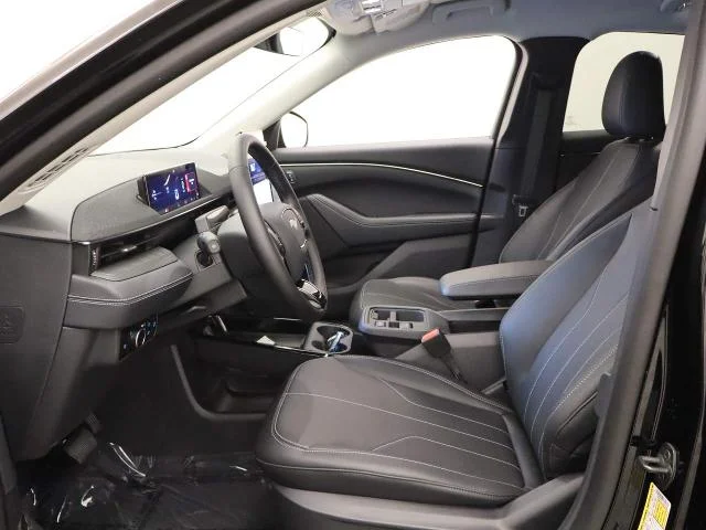 New 2026 Shadow Black Ford Select image 31