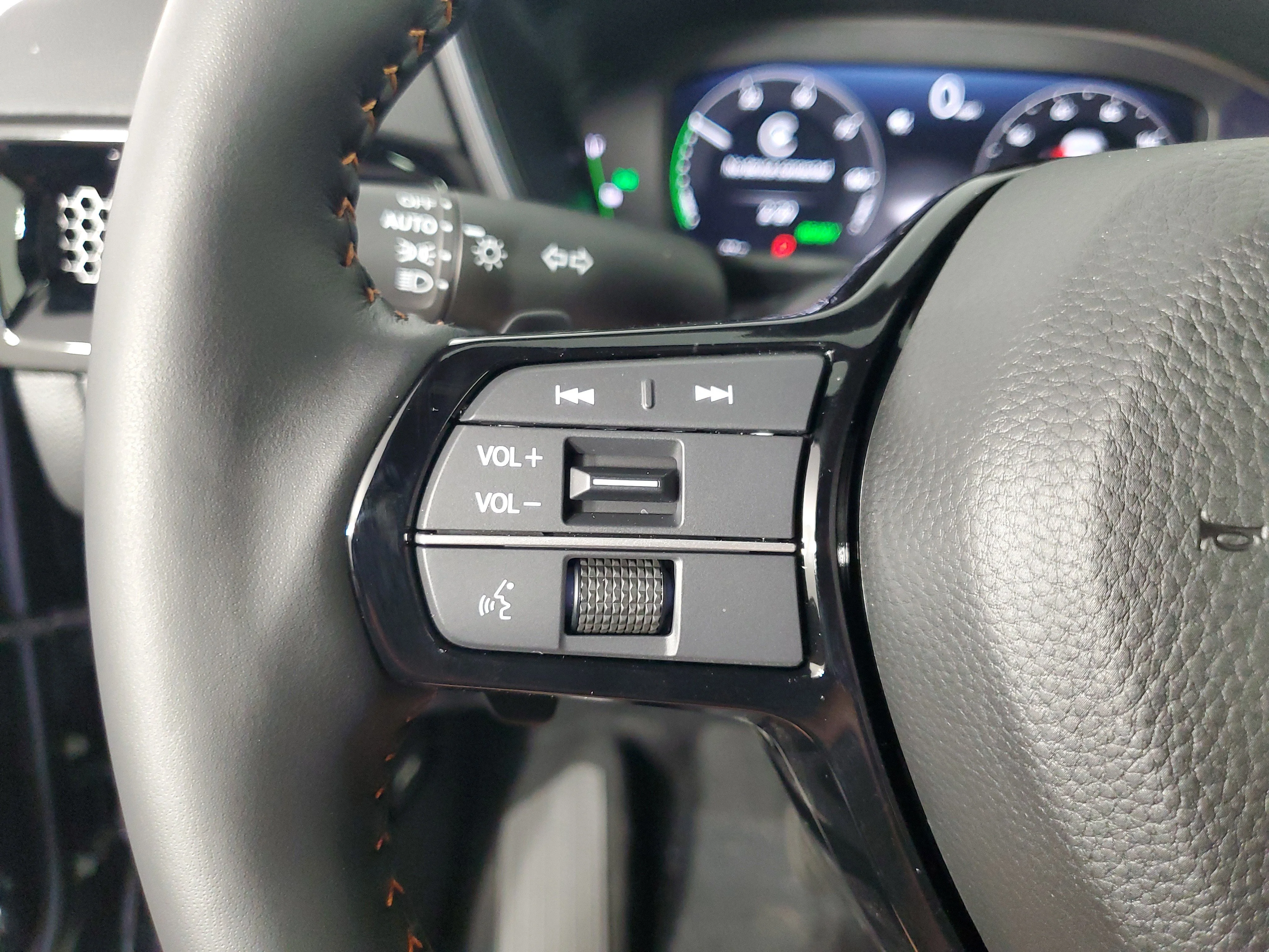 New 2026 Platinum White Pearl Honda AWD Sport Touring Hybrid image 27