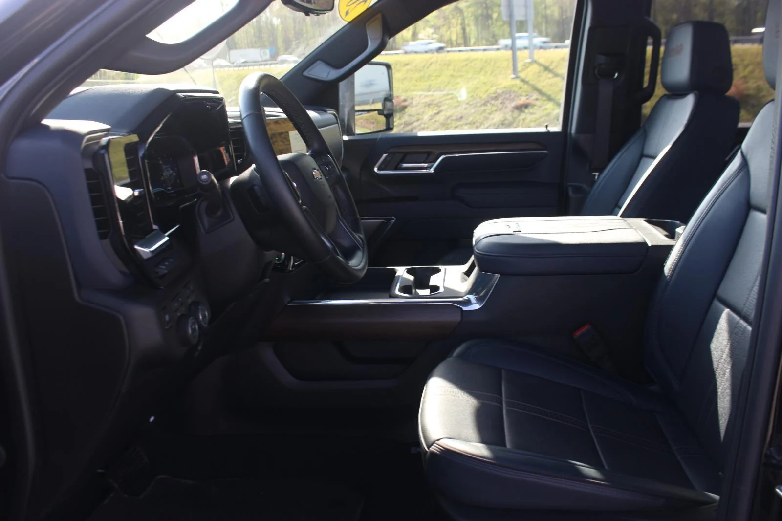 Used 2025 Black Chevrolet High Country image 16