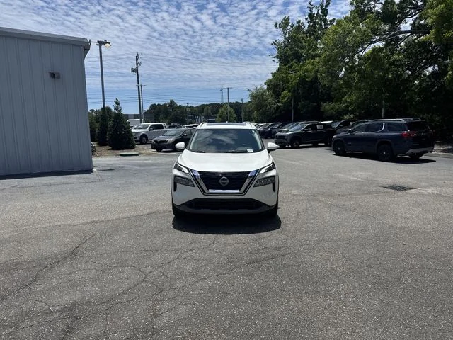 Used 2023 White Nissan SV image 2