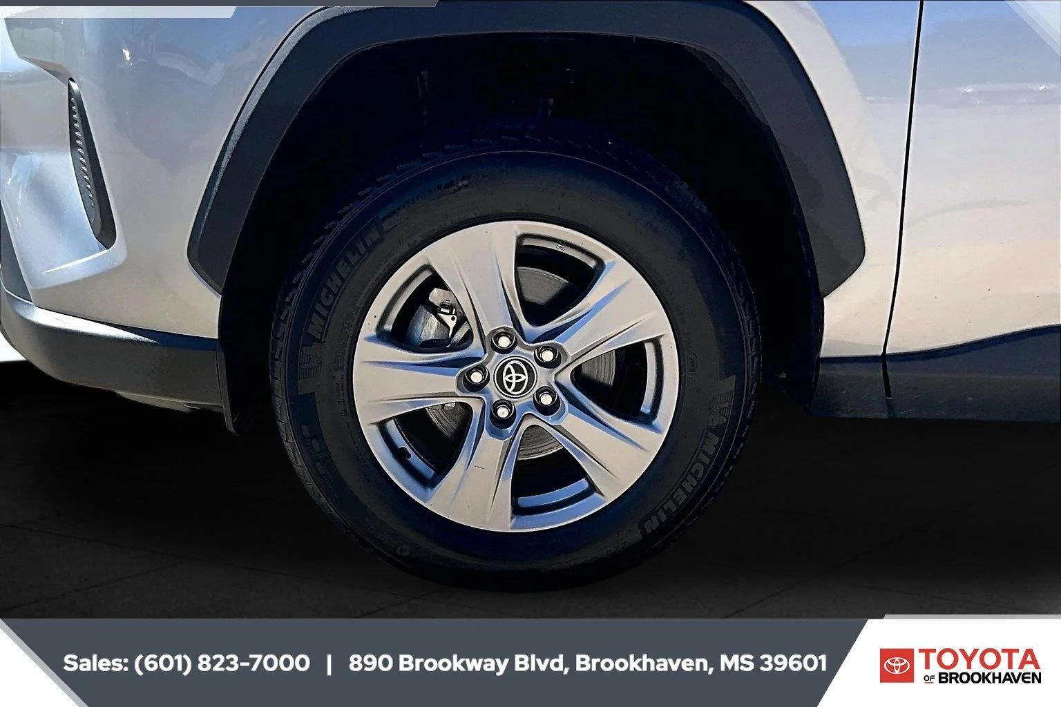 Used 2023 Silver Sky Metallic Toyota XLE image 7