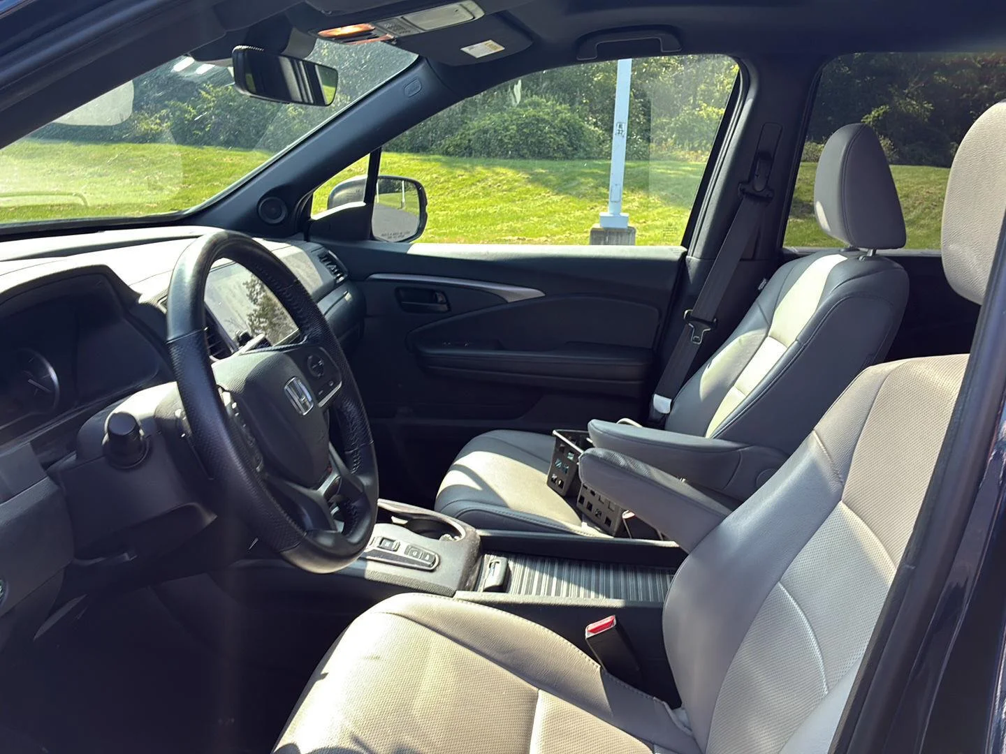 Used 2023 Obsidian Blue Pearl Honda EX-L image 16