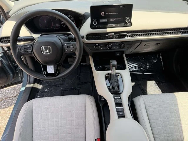 Used 2023  Honda LX image 2