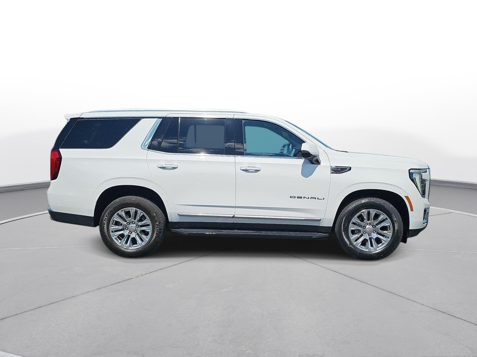 Used 2025 Summit White GMC Denali image 4