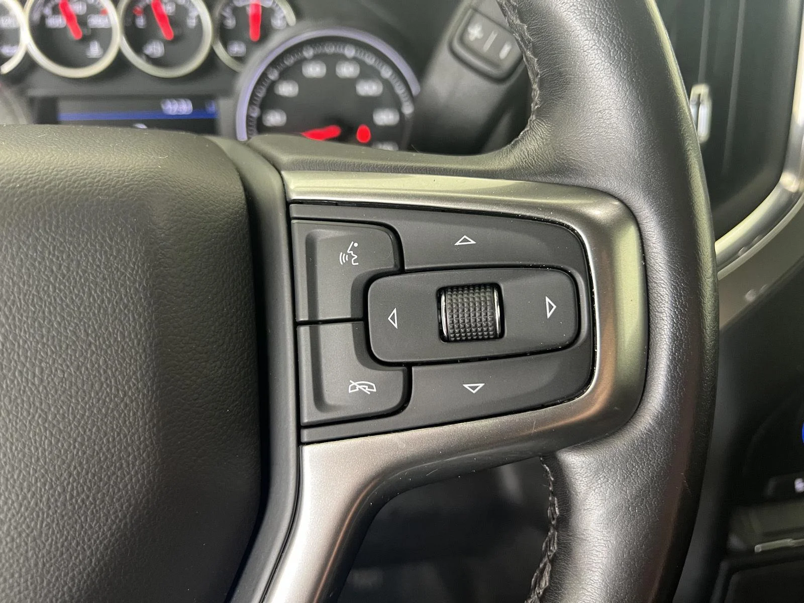 Used 2022 Northsky Blue Metallic Chevrolet LT image 17