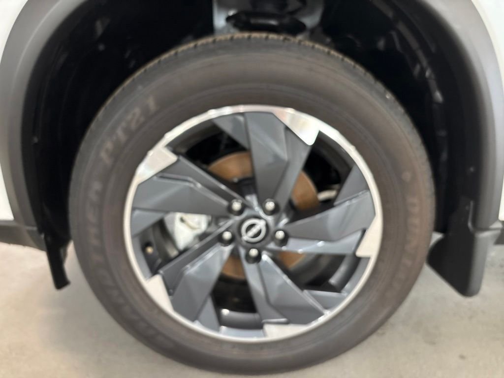 2026 Nissan Rogue SV - Photo 11