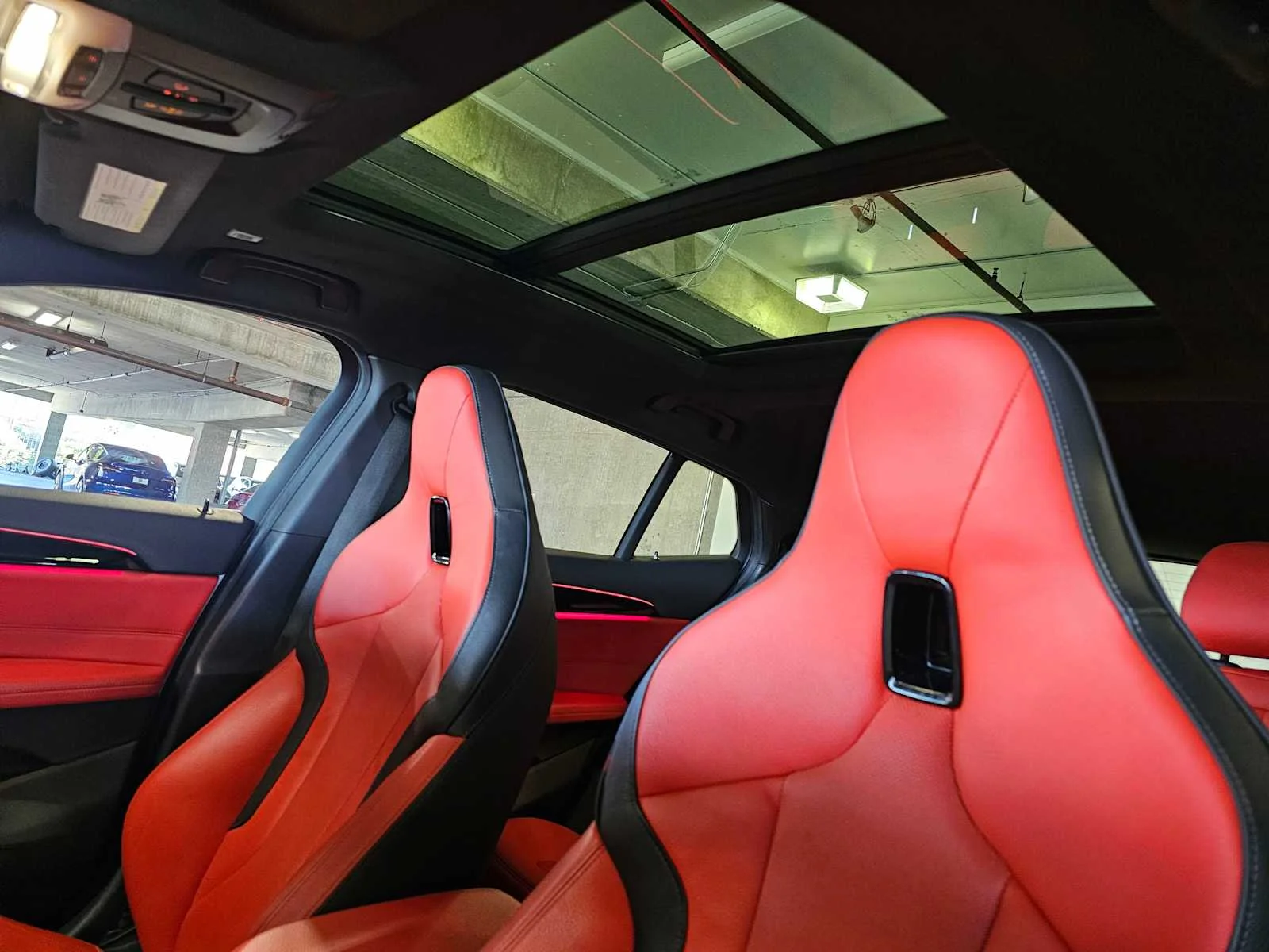 Used 2020 Alpine White BMW M35i image 25
