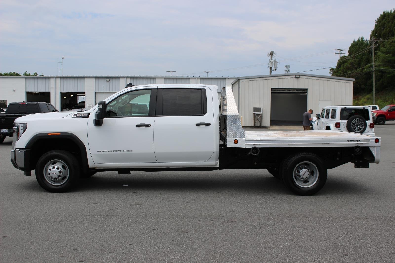 Used 2025 Summit White GMC Pro image 4