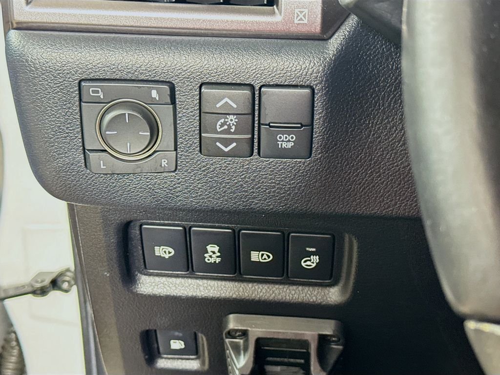 Used 2022 Starfire Pearl Lexus Base image 11