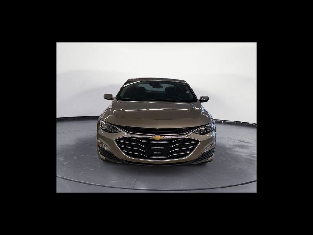 Used 2024 Gray Chevrolet LT image 9