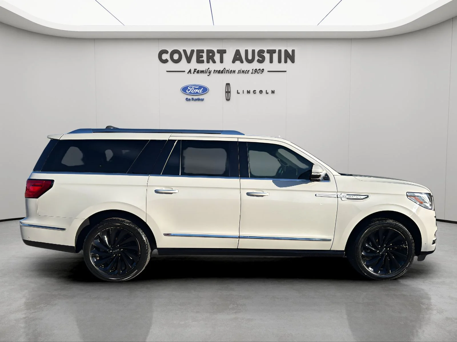 Used 2021 White Lincoln Reserve image 6