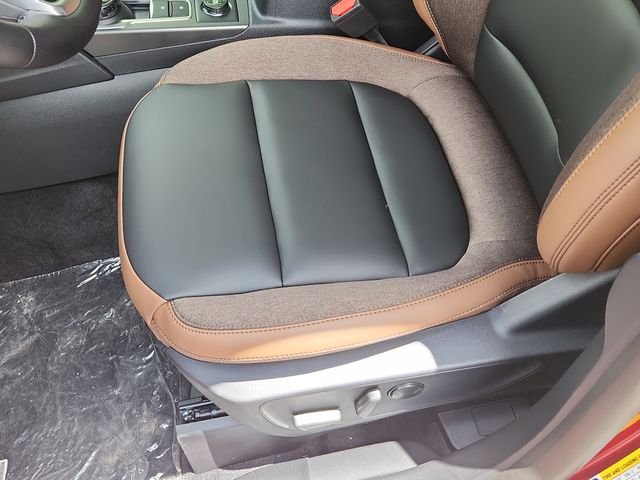 New 2025 Ruby Red Metallic Tinted Clearcoat Ford Outer Banks® image 8