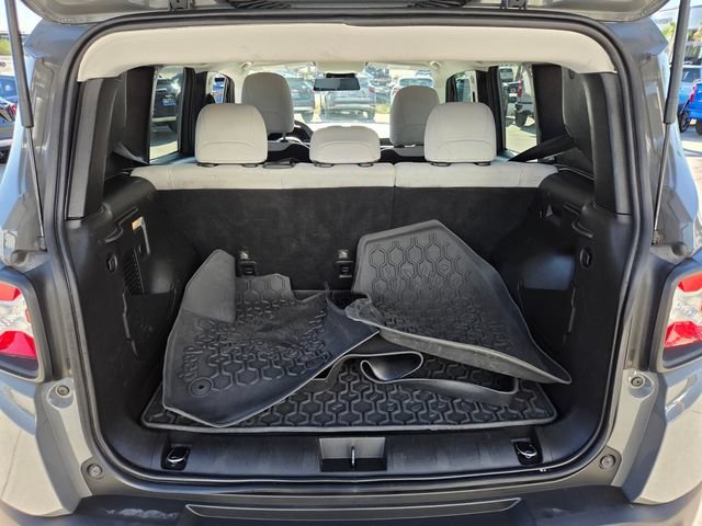 2022 Jeep Renegade Latitude - Photo 13