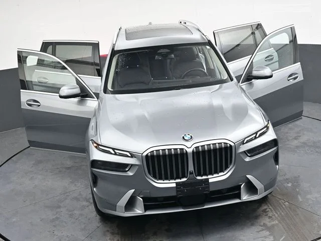 Used 2024 Gray BMW xDrive40i image 42