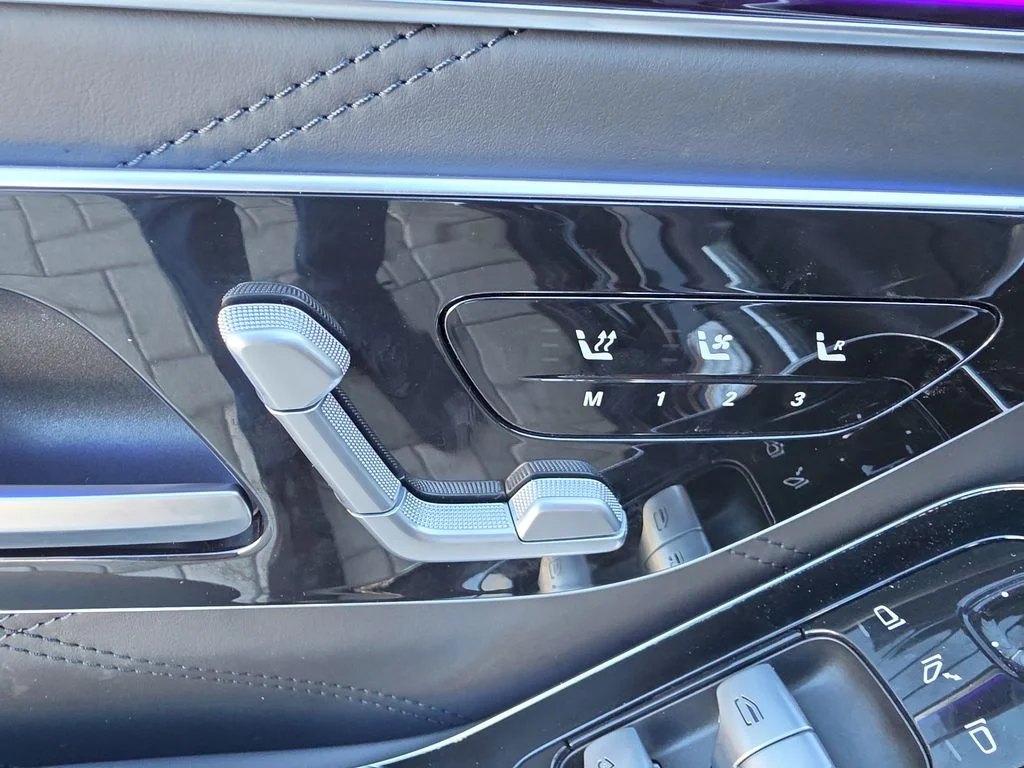 Used 2021 Black Mercedes-Benz Maybach S 580 image 23
