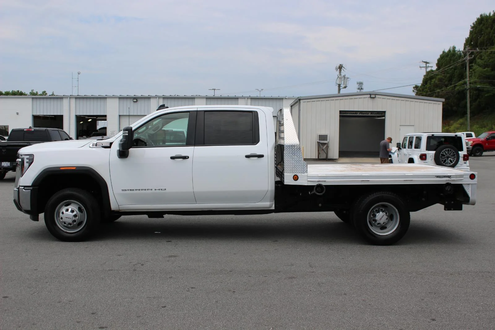 Used 2025 Summit White GMC Pro image 4