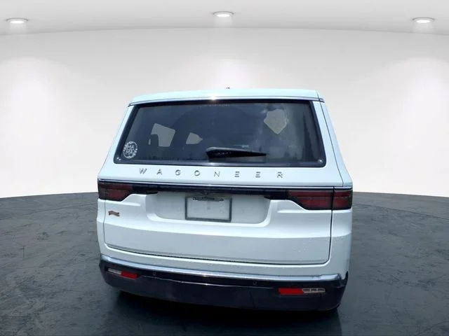 Used 2024 White Jeep Base image 18