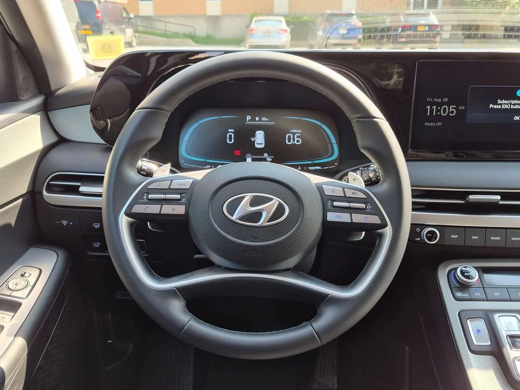 Used 2024 Red Hyundai SEL image 16