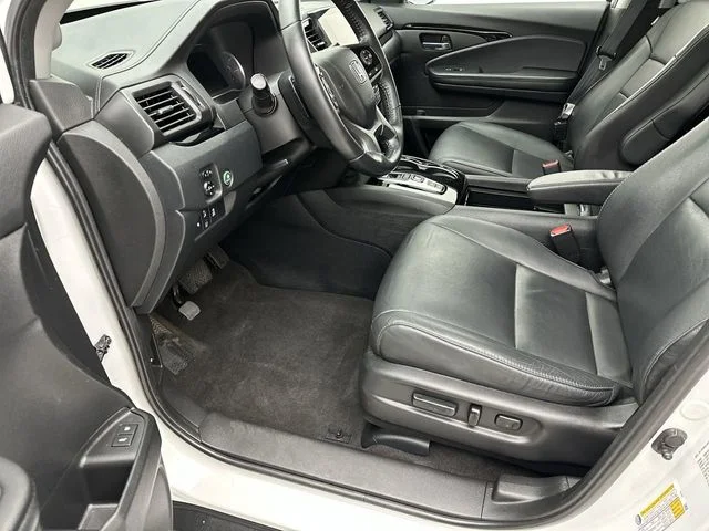 Used 2021 White Honda Touring image 11
