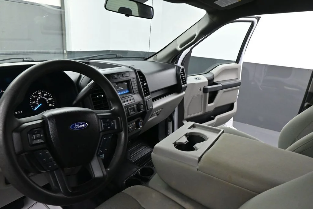 Used 2017 White Ford XL image 38