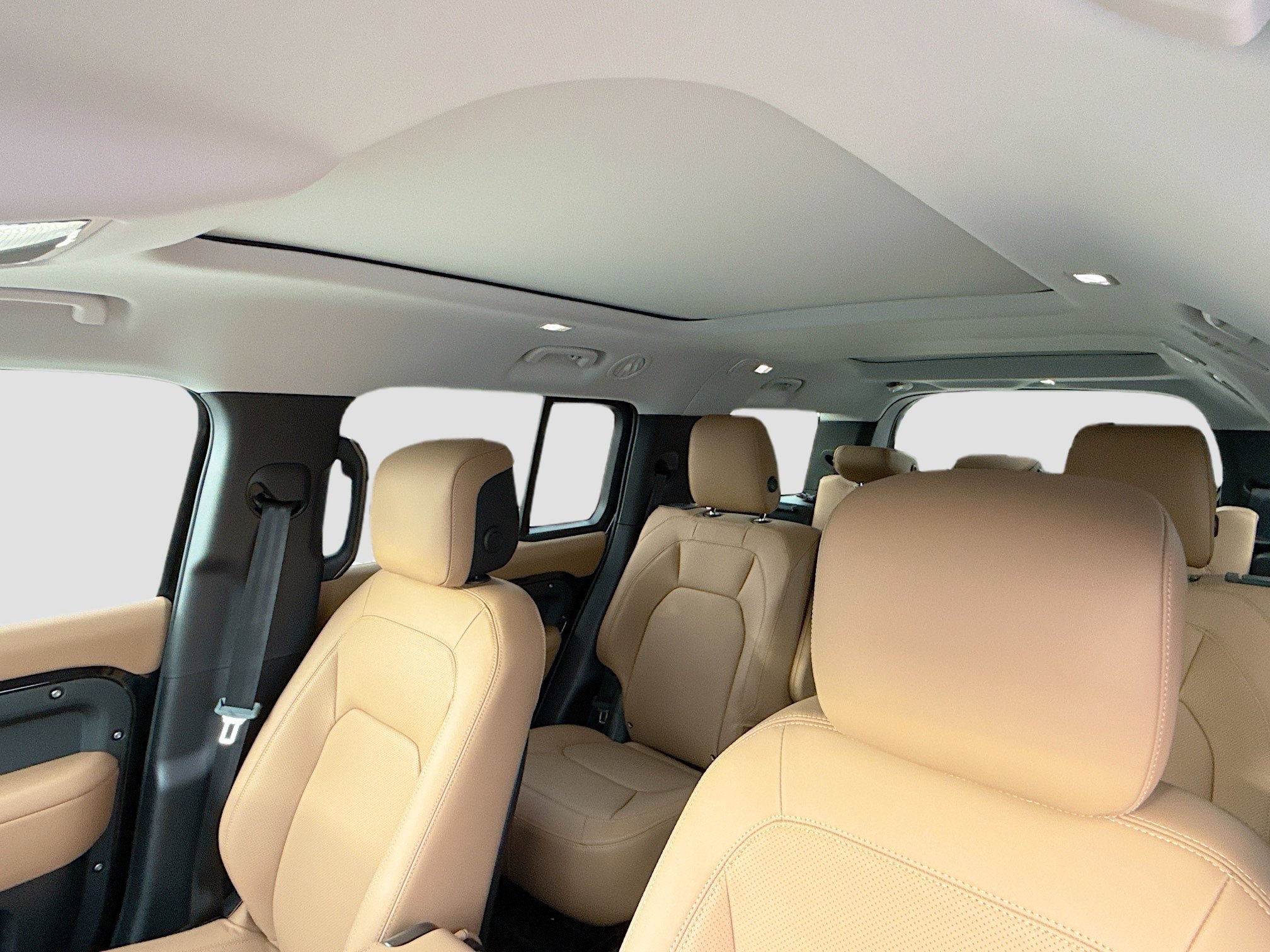 New 2026 Santorini Black Land Rover S image 28