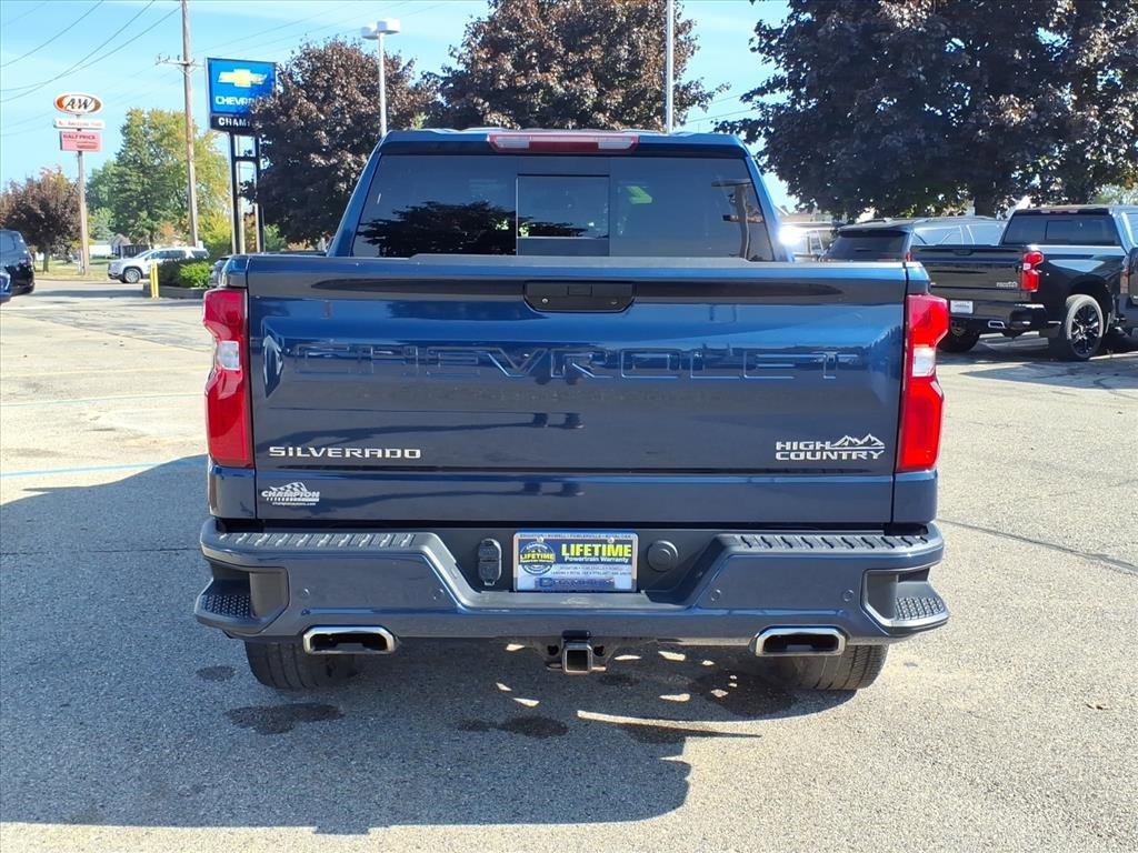 2022 Chevrolet Silverado 1500 High Country photo 3