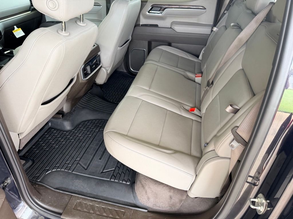 Used 2025 Silver GMC SLT image 29