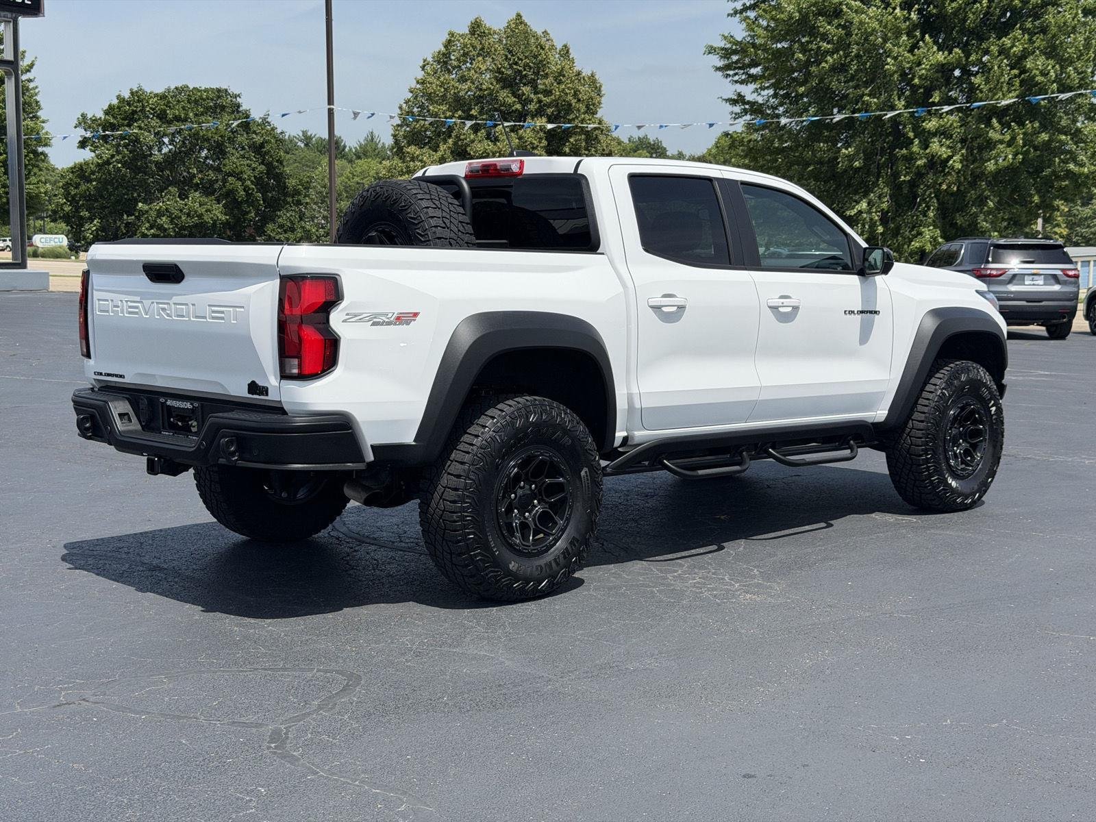 Used 2024 Summit White Chevrolet ZR2 image 5