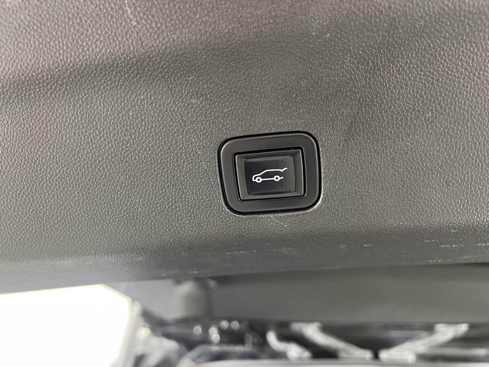 Used 2023 Black Chevrolet Z71 image 29