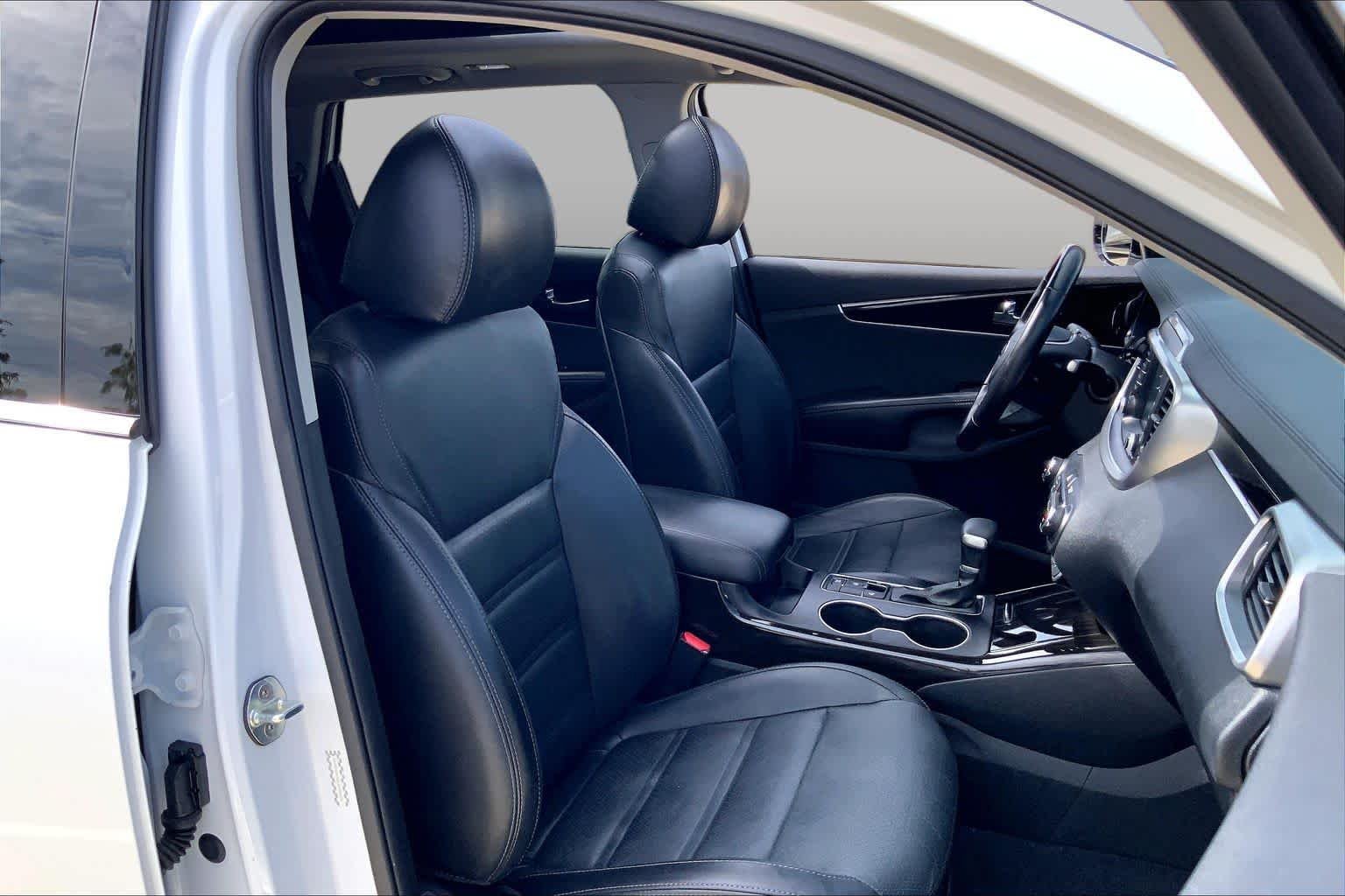 Used 2020 Snow White Pearl Kia EX V6 image 8