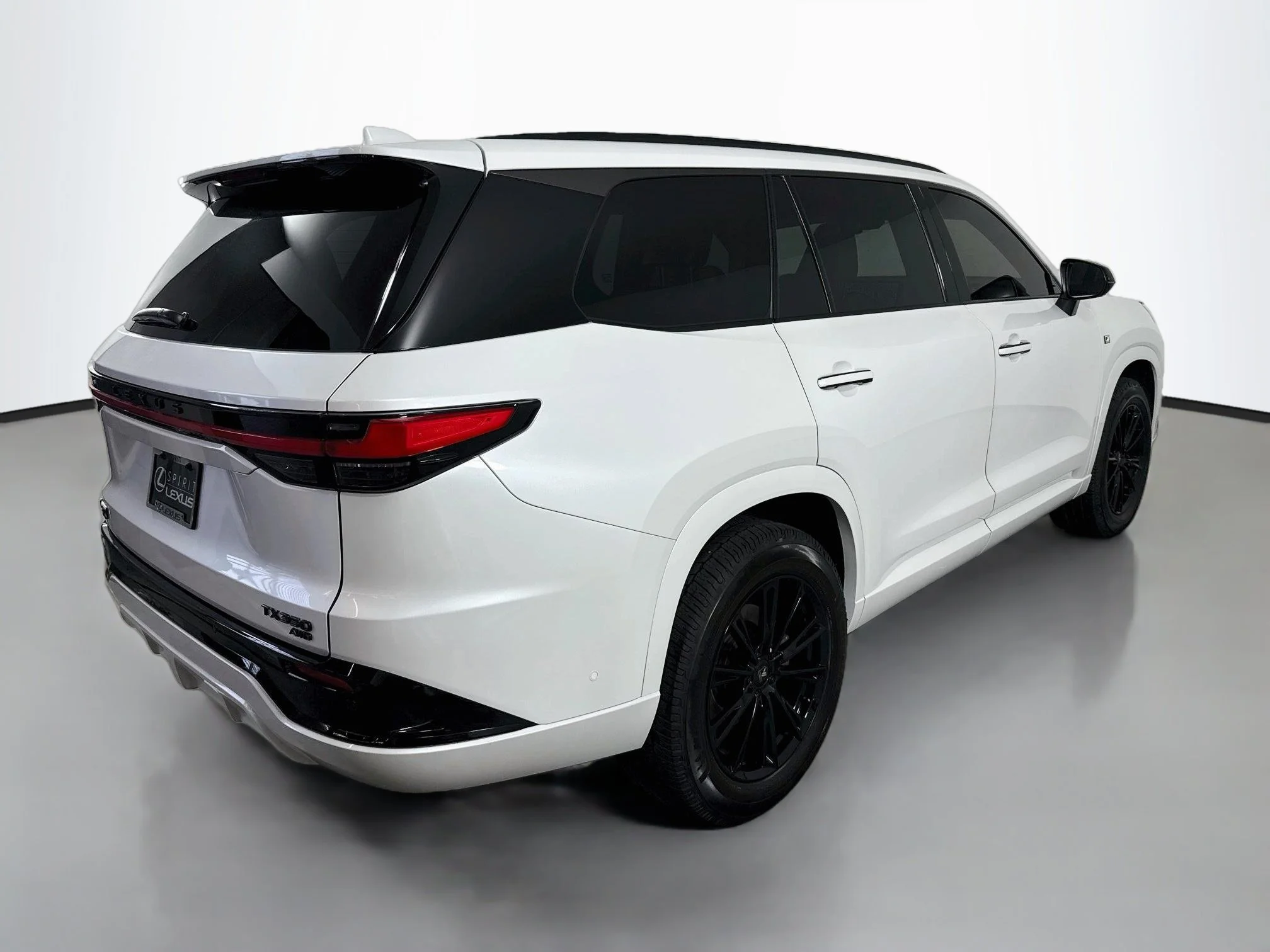 Used 2025 Wind Chill Pearl Lexus 350 F SPORT Handling image 7