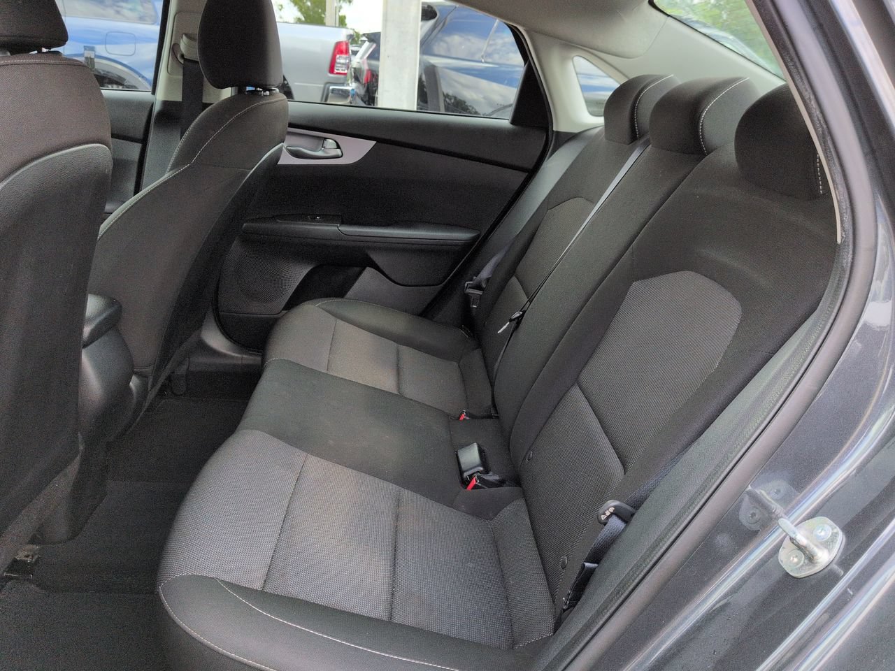 Used 2023 Gravity Gray Kia  image 15