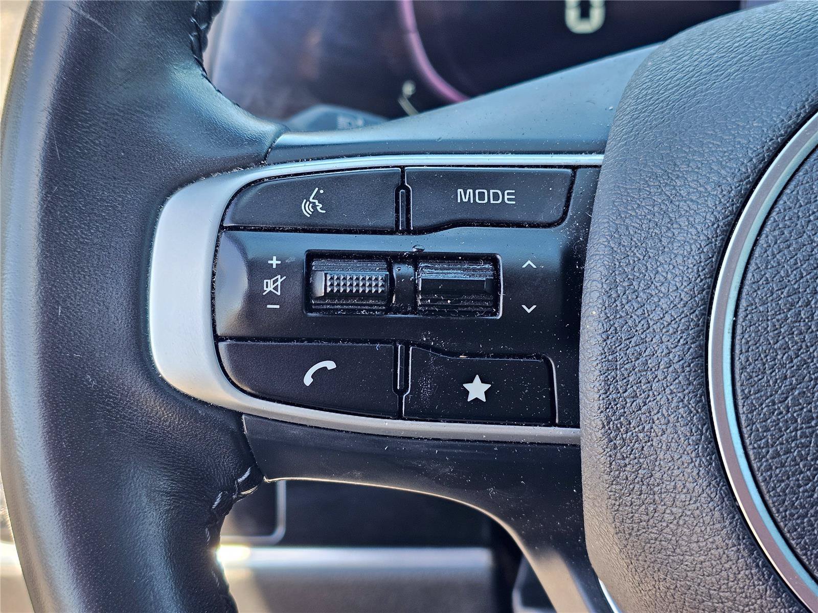 Used 2023 Jungle Green Kia X-Line image 18