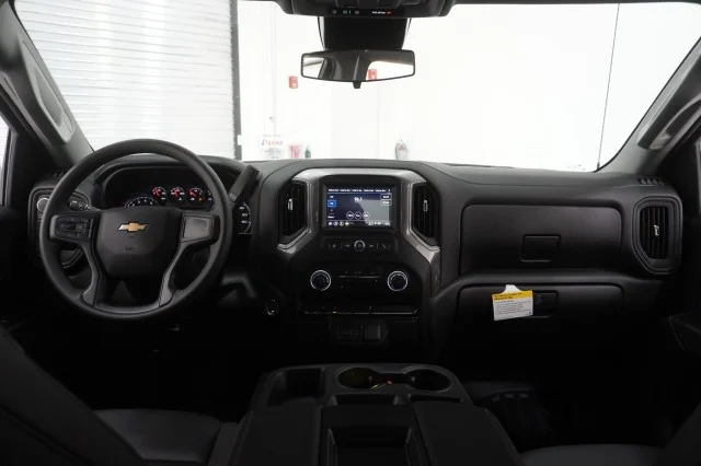New 2026 Summit White Chevrolet WT image 22