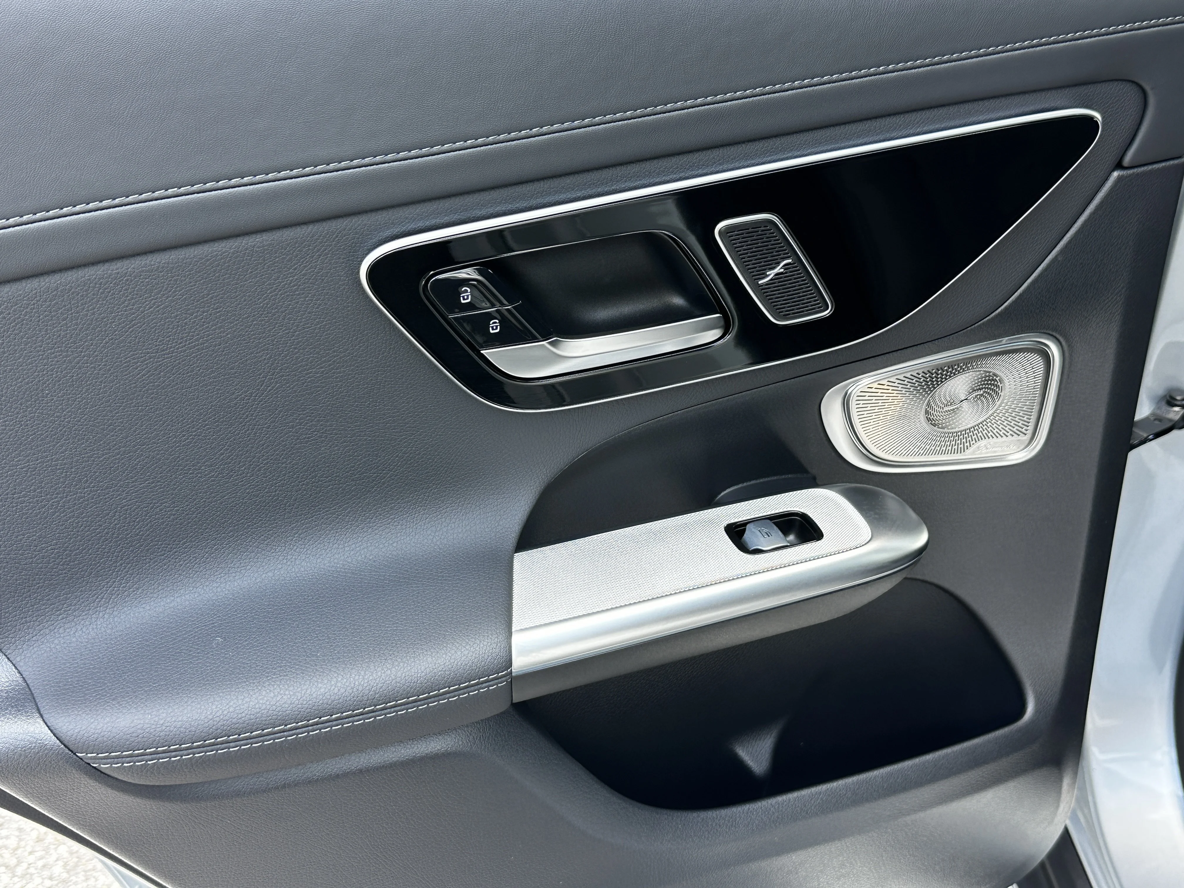 Certified Used 2025 Silver Mercedes-Benz GLC 300 image 25