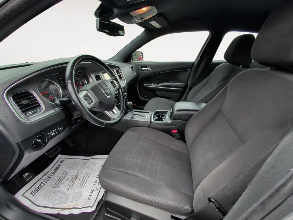 Used 2014 Silver Dodge SE image 9