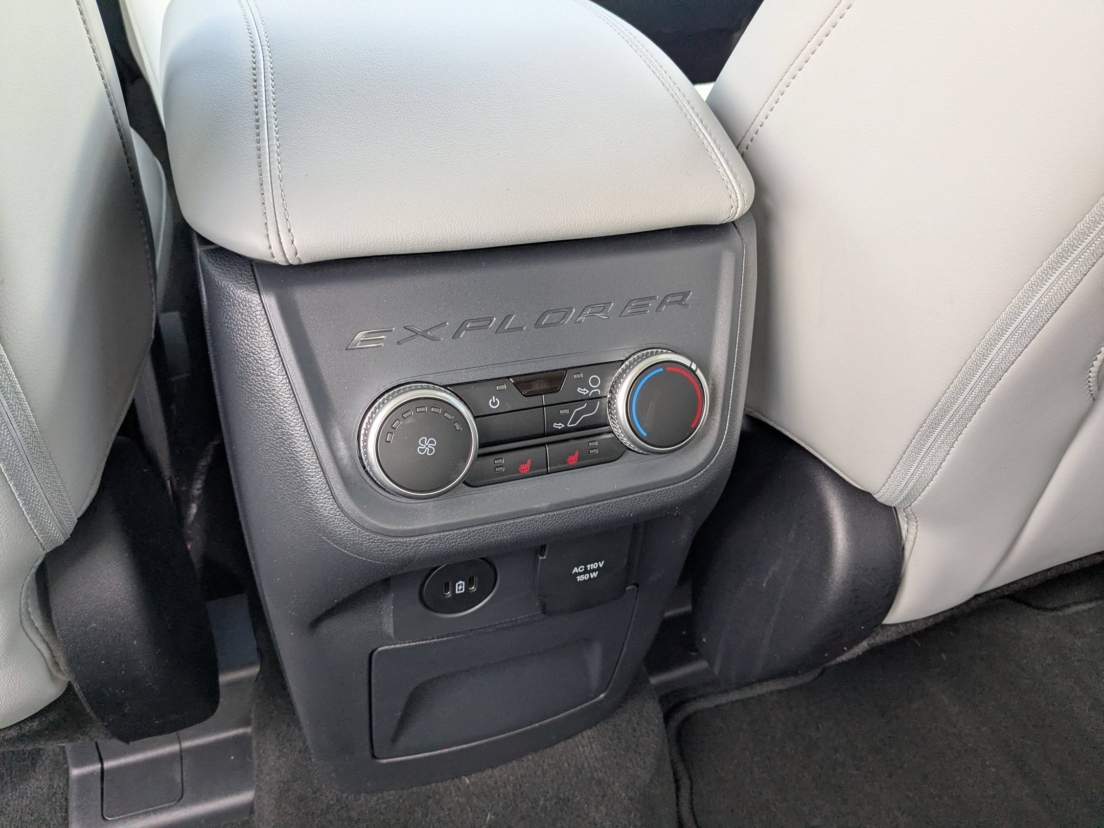 Used 2025 White Metallic Ford Platinum image 29