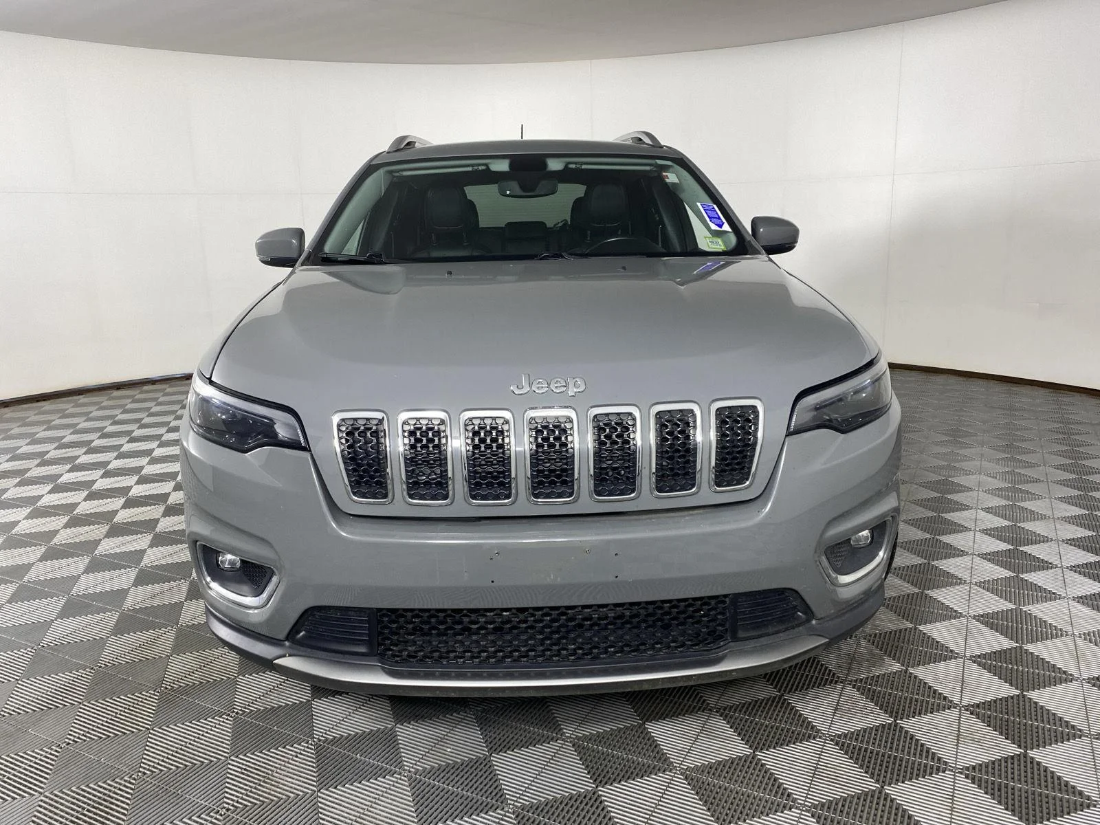 Used 2019 Sting-Gray Clearcoat Jeep Limited image 11
