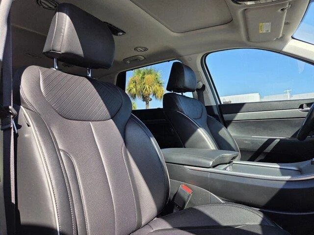 Used 2025 Hyper White Hyundai XRT image 32