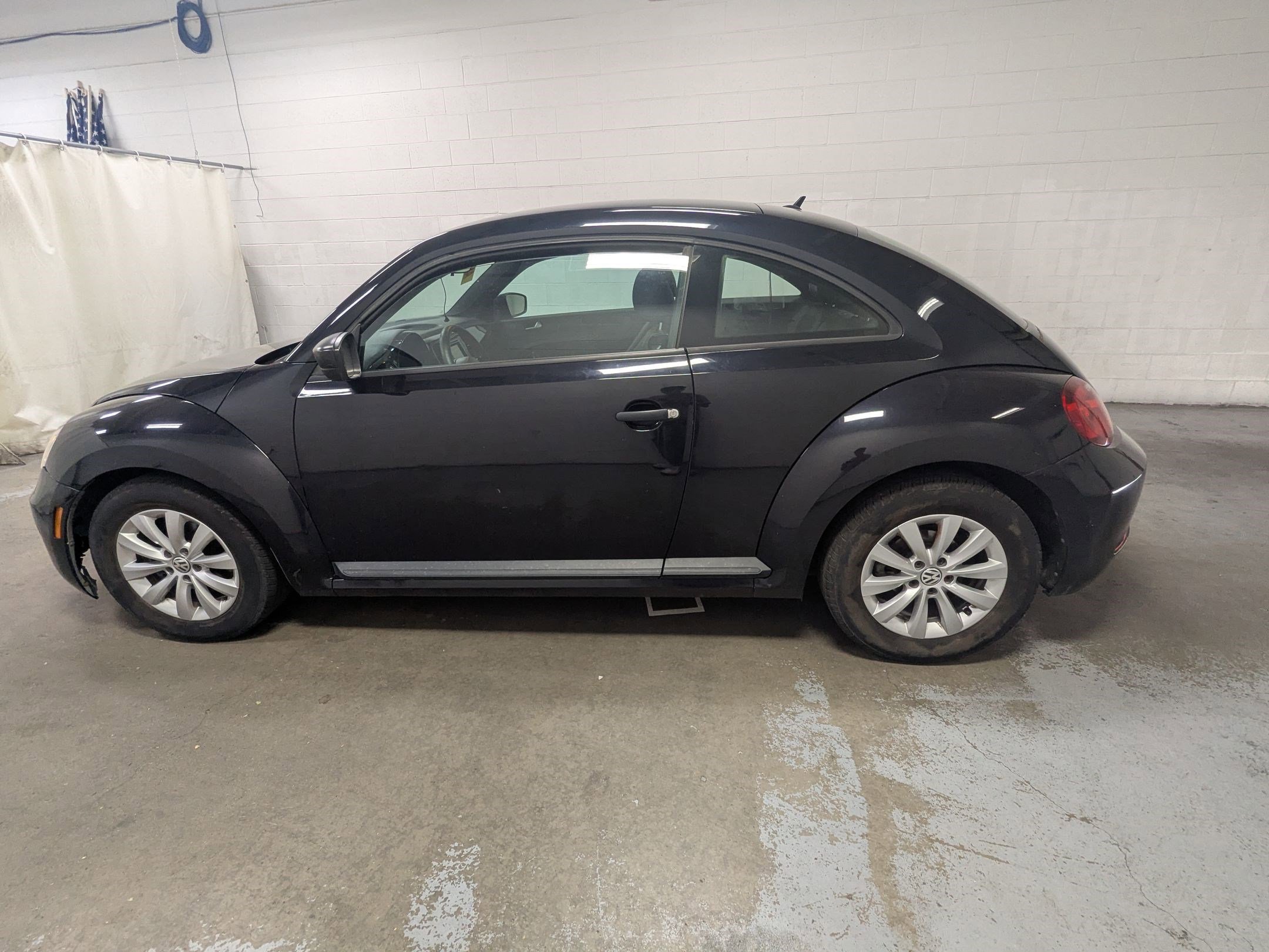 Used 2017 Black Volkswagen 1.8T Classic image 8
