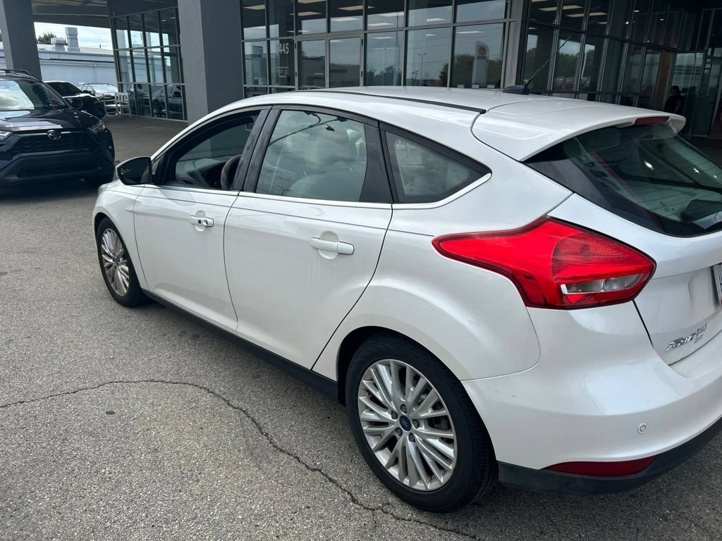 Used 2015 White Platinum Clearcoat Metallic Ford Titanium image 8